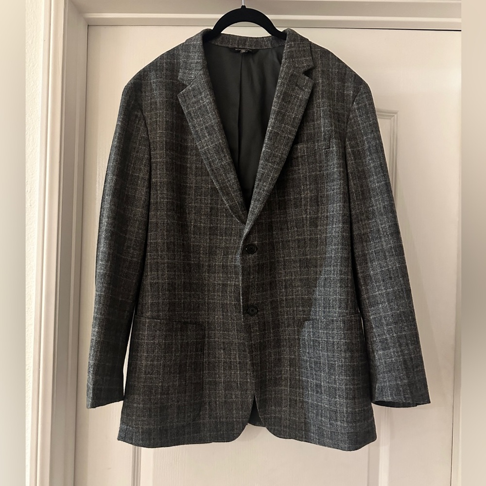 Banana Republic wool blend grey plaid sports coat size 48 L , slim fit